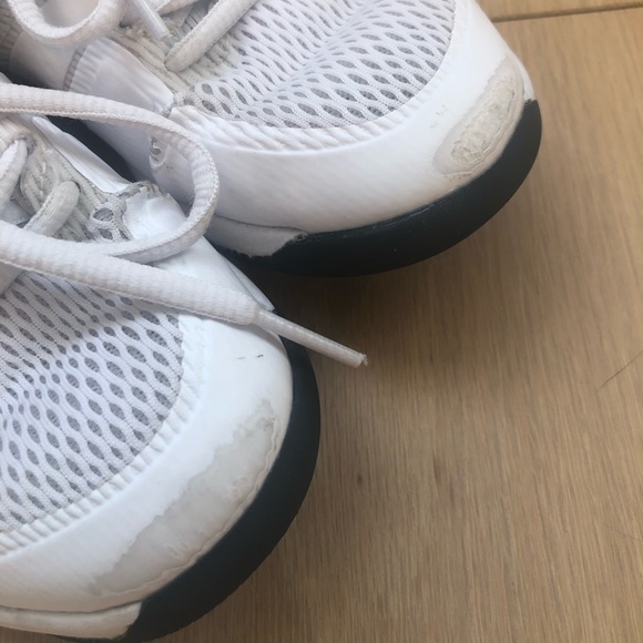 Nike Tennis shoes, size 1Y - Picture 6 of 7